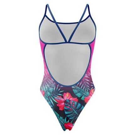 Con el Bañador Tropical de OTSO, disfrutarás de una prenda que combina funcionalidad, comodidad y un diseño único.