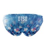 El Bañador Swim Bike Run Wave de OTSO combina funcionalidad, durabilidad y un diseño sofisticado, ideal para quienes buscan una prenda que acompañe su estilo de vida activo dentro y fuera del agua.