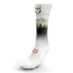 Estos calcetines combinan diseño y funcionalidad, permitiéndote disfrutar de un look natural y enérgico que resalta tu amor por la naturaleza en cualquier situación.