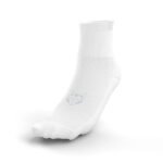 Estos calcetines son ideales para deportistas que buscan una prenda funcional, cómoda y duradera. Su diseño sencillo y su alto rendimiento hacen de los calcetines Full White una opción perfecta para cualquier actividad deportiva.