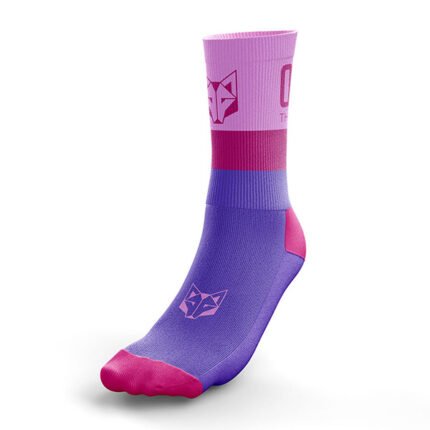 El estilo de los calcetines Zaria combina elegancia y funcionalidad, con un toque único que los hace perfectos para deportistas que no buscan solo rendimiento, sino también un producto que complementa su estilo personal. Ya sea en el gimnasio, en una carrera o en una salida en bicicleta, estos calcetines ofrecen el equilibrio perfecto entre comodidad, soporte y diseño atractivo.
