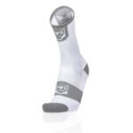 Perfectos para quienes buscan una combinación de rendimiento, durabilidad y estilo atemporal en sus accesorios de ciclismo.