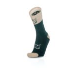Perfectos para actividades al aire libre o días frescos en la ciudad, estos calcetines combinan protección, comodidad y un toque de naturaleza para acompañarte con estilo y calidez.