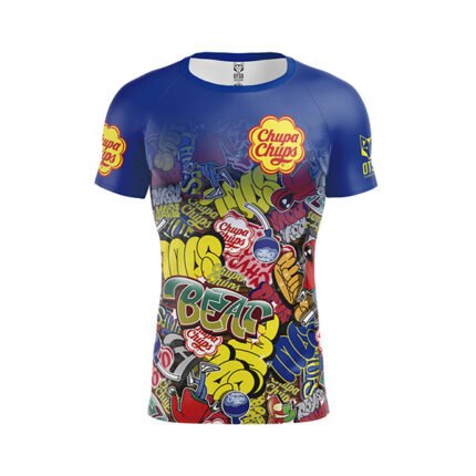 Esta camiseta es perfecta para quienes buscan un look distintivo, juvenil y de alto rendimiento. Con la Camiseta Chupa Chups Graffiti de OTSO ,