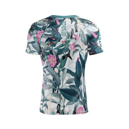 Camiseta de manga corta para hombre con un moderno colorido diseño muy natural.