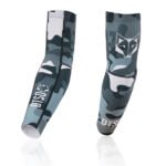 Los Manguitos Camo Grey de OTSO son perfectos para quienes desean rendimiento, protección y un toque de estilo moderno , combinando funcionalidad y estética en cada entrenamiento o salida.