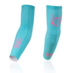 Los Manguitos Light Blue & Fluo Pink de OTSO son la opción perfecta para quienes buscan comodidad, protección y un diseño impactante , aportando tanto funcionalidad como estilo a cada sesión deportiva.
