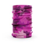 Este protector de cuello no solo captura la esencia del camuflaje con un giro femenino, sino que también ofrece una protección con actitud y un toque de color para destacar con confianza.
