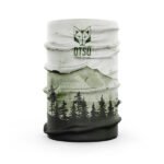 Este protector de cuello no solo refleja la serenidad y la vitalidad de un bosque, sino que también ofrece una protección duradera y cómoda para quienes buscan conectarse con la naturaleza mientras se mantienen abrigados.