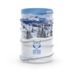 Este protector de cuello no solo refleja la paz y belleza de un bosque nevado, sino que también brinda comodidad y abrigo para quienes buscan un refugio cálido en el corazón del invierno.