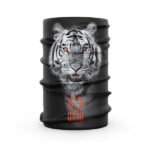 Este protector de cuello no solo refleja la imponente presencia del tigre, sino que también transmite una sensación de poder y agilidad para quienes buscan destacar con valentía y estilo.