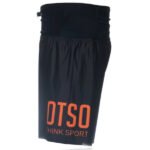 Con un diseño funcional y cómodo, la short men Black Orange - L es perfecta para deportes como correr, fútbol, ​​gimnasio o cualquier actividad que requiera un rango de movimiento amplio. Su estilo deportivo y el contraste de colores la hacen también adecuado para looks casuales de verano o salidas informales.