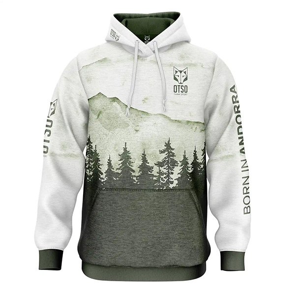 Sudadera - Green Forest - 1 La Sudadera Green Forest es perfecta para quienes buscan una prenda versátil, que combine con cualquier outfit mientras refleja una estética tranquila y natural. Ideal para quienes aman la naturaleza y desean un estilo cómodo y único.