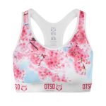 Este top deportivo no solo captura la delicadeza de las flores de almendro, sino que también ofrece un ajuste perfecto y la libertad de movimiento, permitiendo a quienes lo usan entrenar con estilo y comodidad.