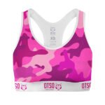 Este top deportivo no solo refleja la energía del camuflaje en un giro femenino, sino que también ofrece un ajuste perfecto y la libertad de movimiento para quienes buscan combinar rendimiento y estilo.