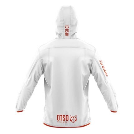 Esta chaqueta no solo protege eficazmente contra el clima, sino que también añade un estilo dinámico y seguro para quienes desean destacarse incluso en días grises.